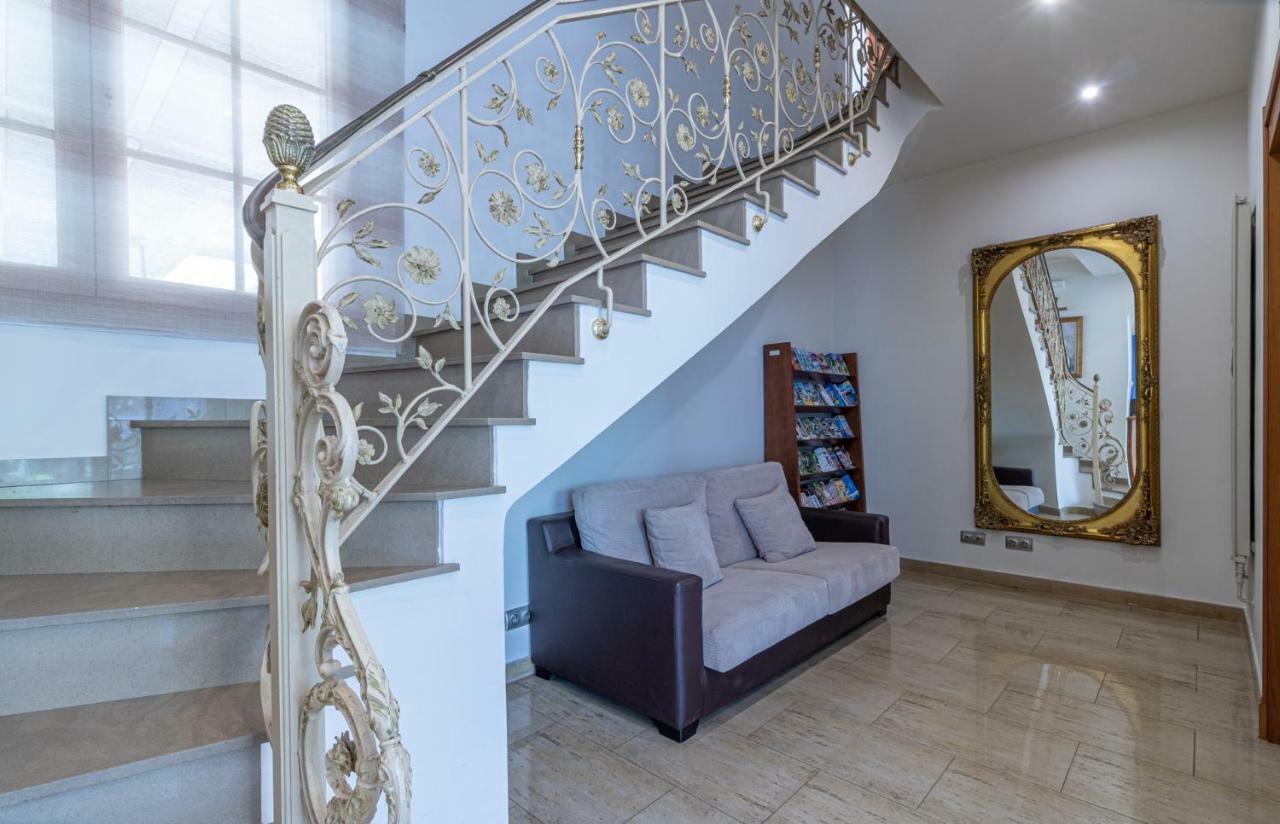 Apartaments Bt Vent De Garbi Empuriabrava Bagian luar foto