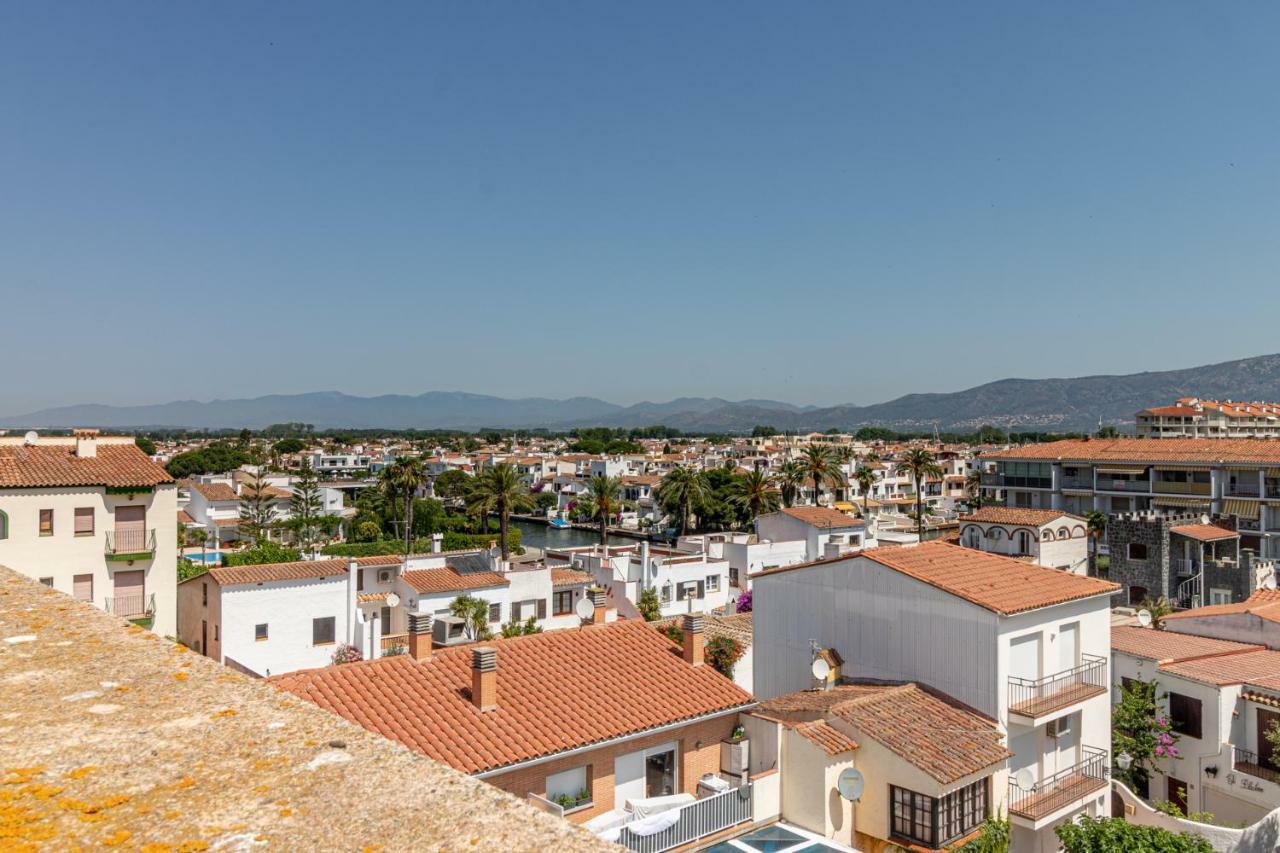 Apartaments Bt Vent De Garbi Empuriabrava Bagian luar foto